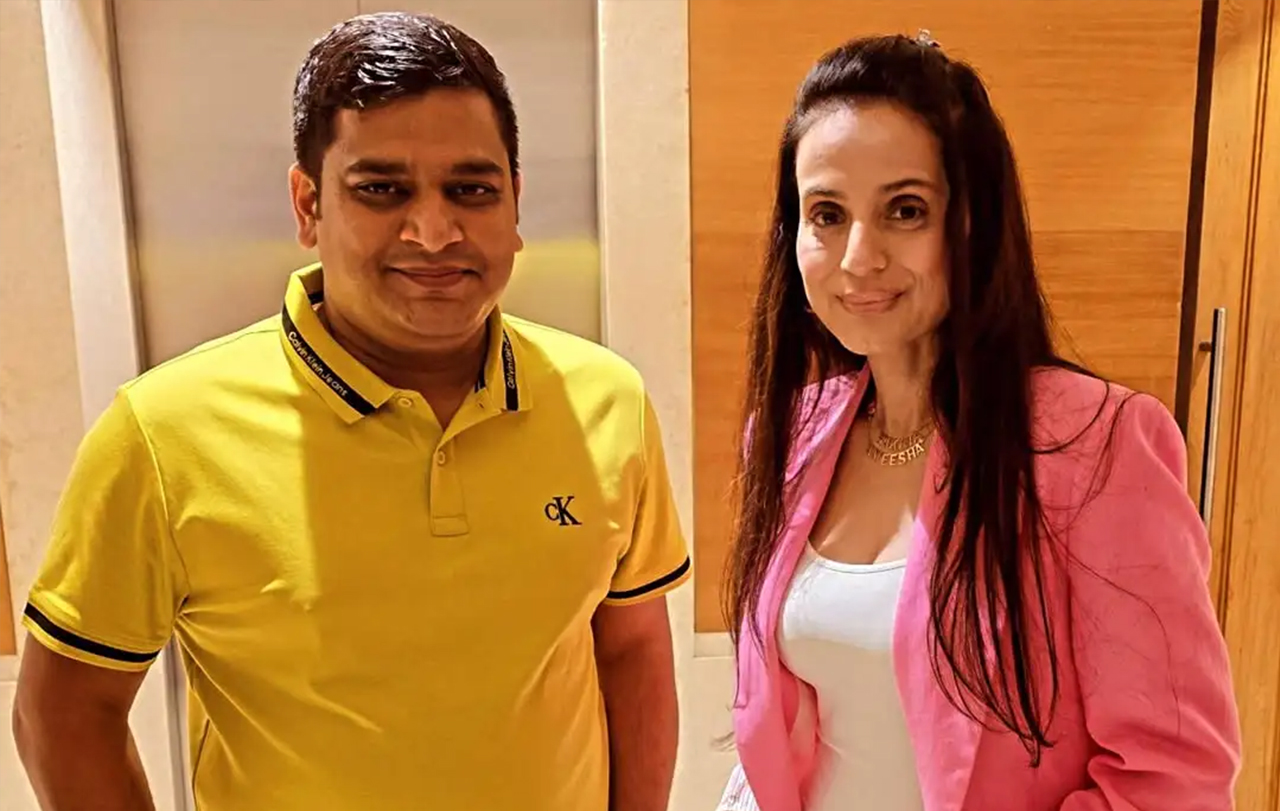 Mr.Vaibhav Agarwal along with iconic bollywood celebrity actress Ms.Ameesha Patel at an Ovalstars event.